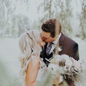 Meet your Posher, Larissa